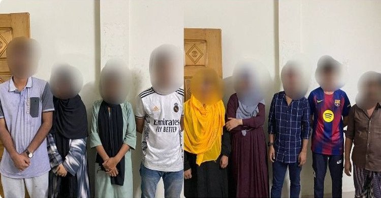আবাসিক হোটেলে অনৈতিক কার্যকলাপের অভিযোগে আটক ৯
